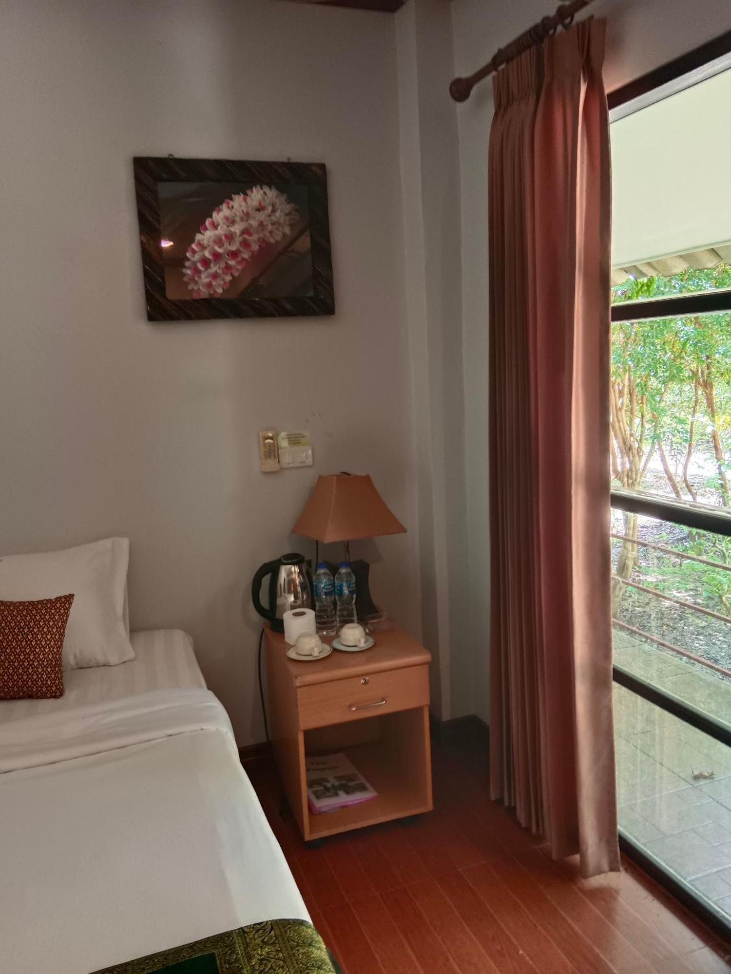Khao Sok River & Jungle Bungalow Khao Sok National Park Room photo
